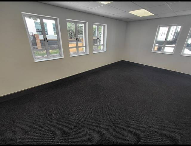235M² OFFICE TO LET IN BRYANSTON